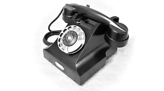 bakelitovy telefon Tesla Ericsson renovovany - staré telefony a náhradní díly