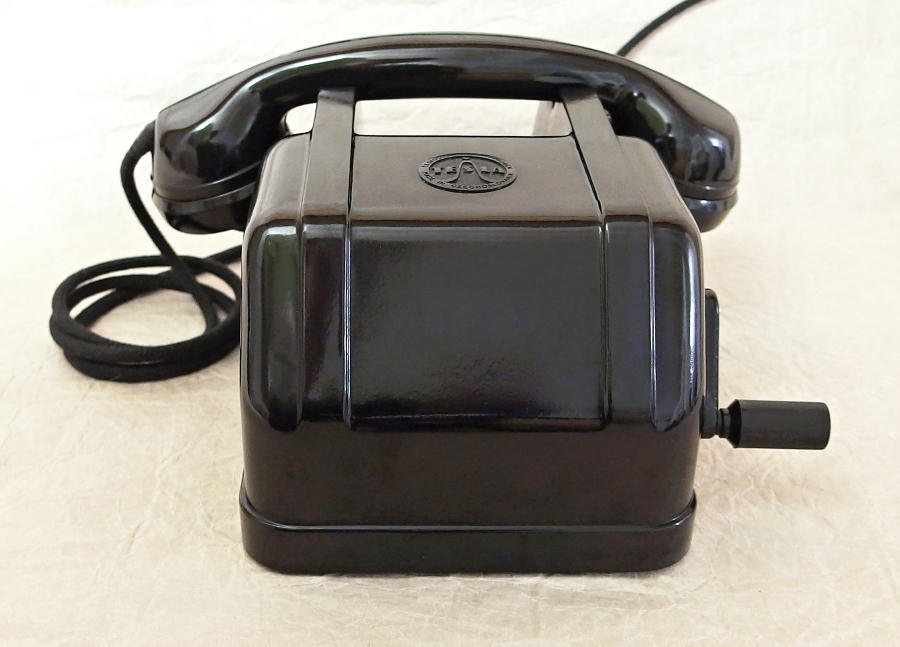bakelitovy telefon Tesla MB s klickou staré TELEFONY - sbírka