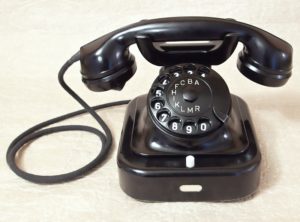 bakelitovy telefon po renovaci staré TELEFONY - sbírka