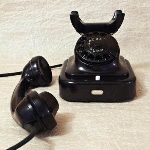 bakelitovy telefon tesla starozitny - staré telefony a náhradní díly