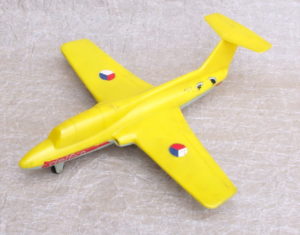 letadlo Aero L29 zlute 1 - hračky