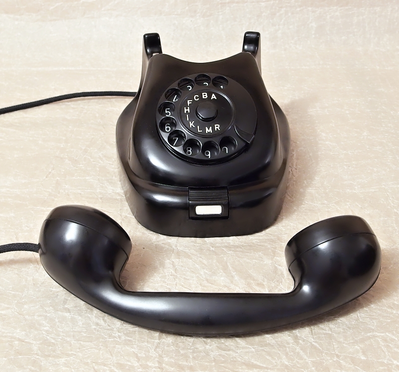 retro bakelitovy telefon renovace staré TELEFONY - sbírka