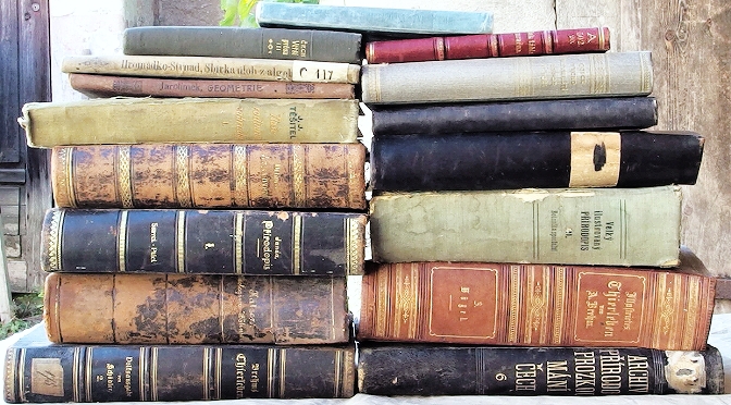 stare ucebnice a knihy naucne1 PROJEKTY