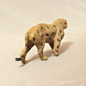 starozitna hracka jaguar figurka