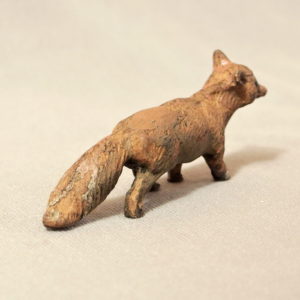 starozitna hracka liska figurka