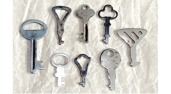 starozitne klice prodam - klíče, klíčky, zámky