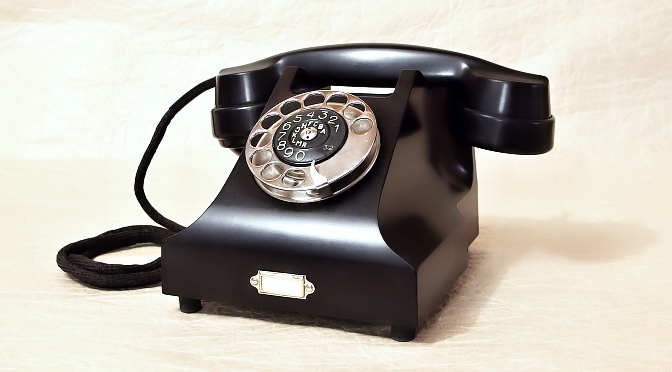 starozitny telefon Ericsson 1 bakelit
