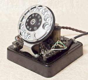 telefon Telegrafia detail 2 1 staré TELEFONY - sbírka