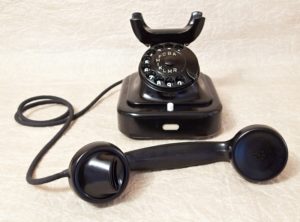 telefon tesla typ K po renovaci staré TELEFONY - sbírka