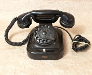 telefonni pristroj 40 leta prodam 2 - staré telefony a náhradní díly